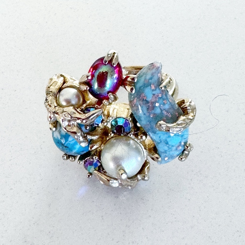 1960s Vintage Jewels by Emmons Rhinestone Faux Pearl Ring - Picture 3 of 8